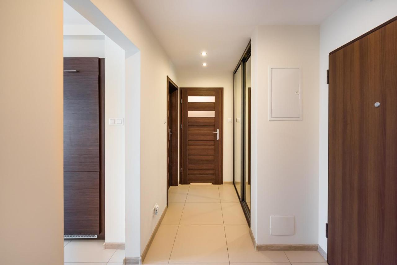 Metro Kondratowicza Spacious Apartment Varsó Kültér fotó
