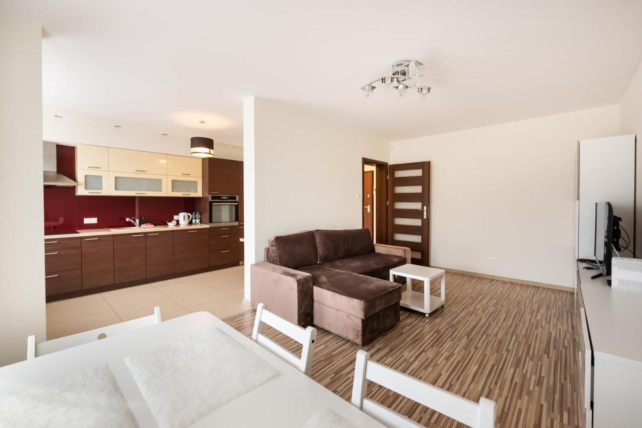 Metro Kondratowicza Spacious Apartment Varsó Kültér fotó